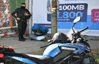 Mataderos: una camioneta robada con estupefacientes en la General Paz