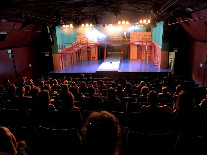 Teatros y cines volvieron a la actividad con 30% de aforo