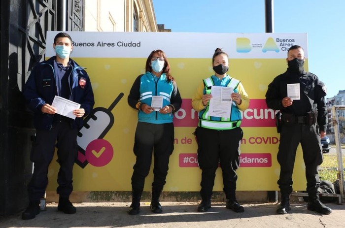 Más de 84.000 docentes y 20.000 trabajadores de Seguridad fueron vacunados con la primera dosis