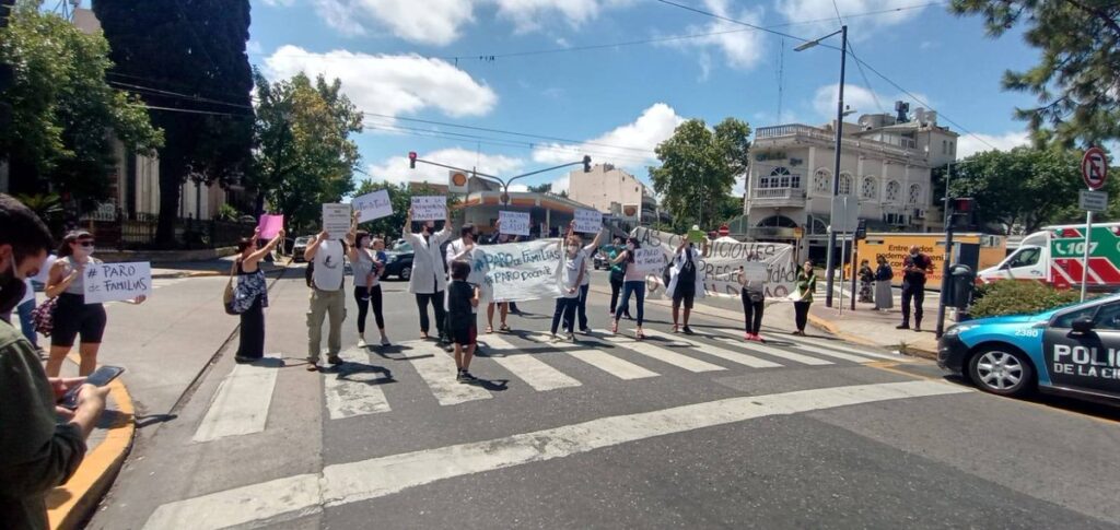 Harán una caravana de Flores a Villa Lugano por trabajadores de la educación muertos por Covid-19