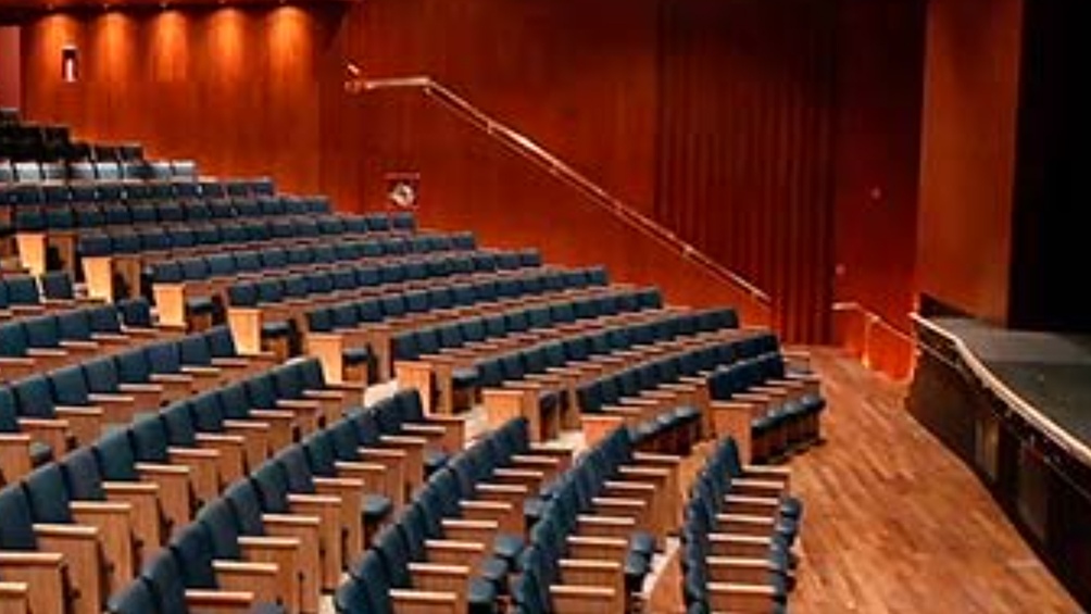 Habilitan la reapertura de los teatros con un aforo del 50% y de cines con el 30%