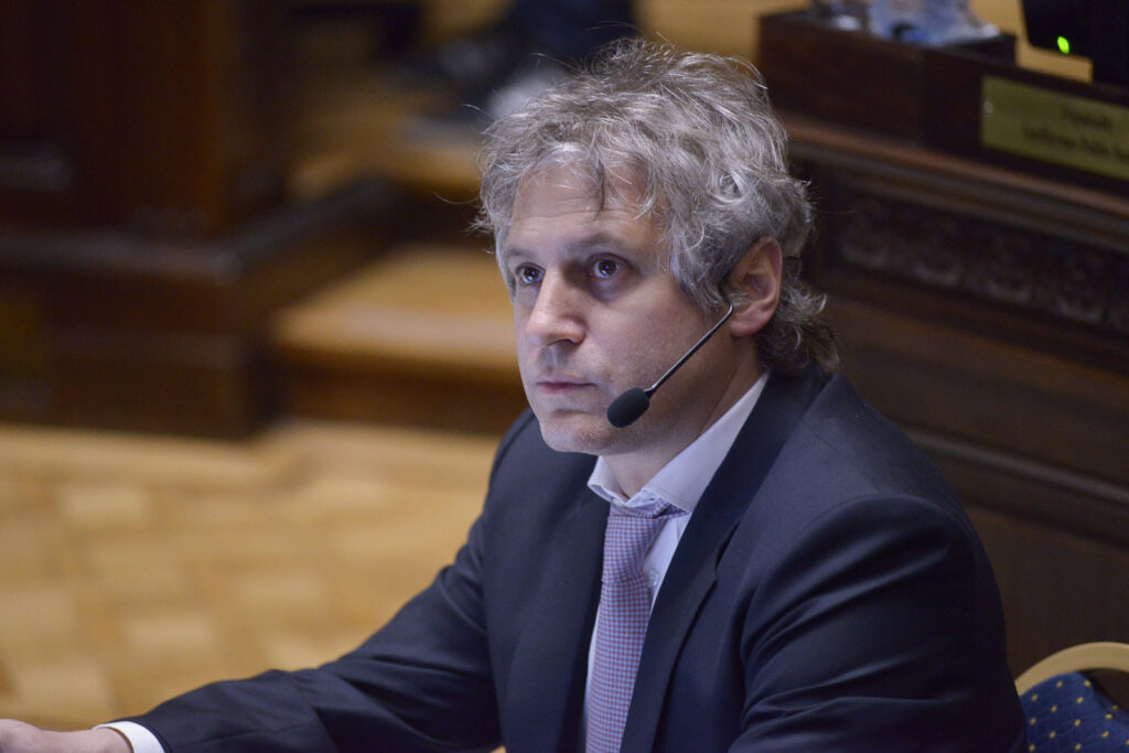 Con énfasis en la gestión de la pandemia y educación, Felipe Miguel expuso ante la Legislatura porteña