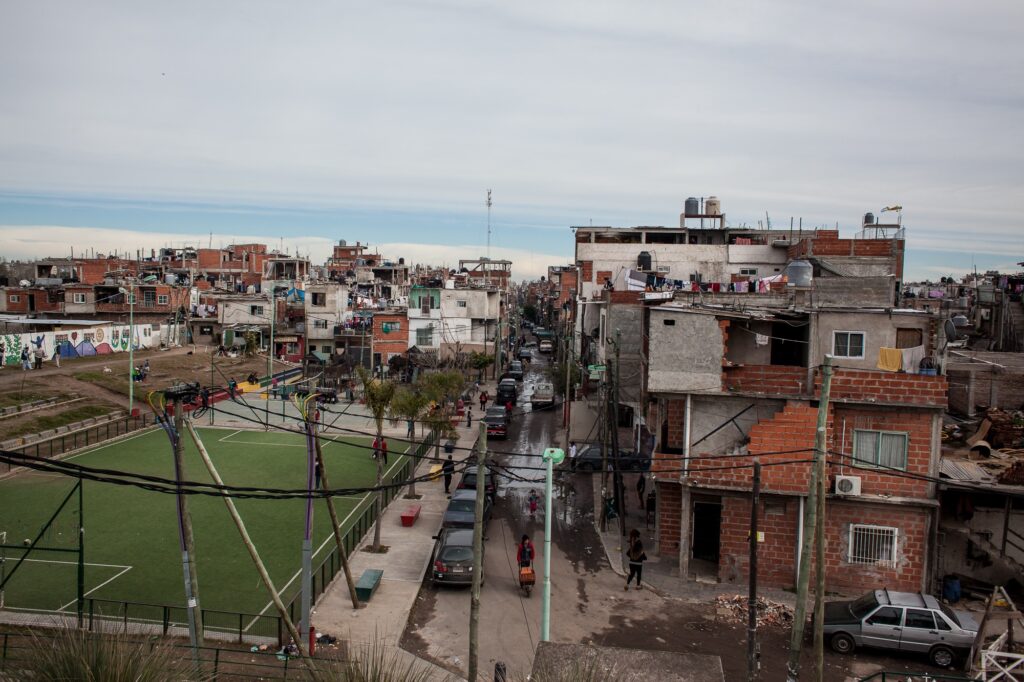 El 55% de los residentes en barrios populares porteños tiene menos de 29 años