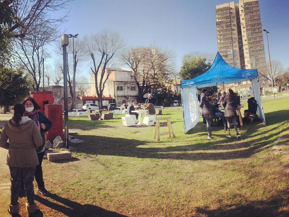 Decenas de vecinos del Barrio Mitre tramitaron su DNI durante un operativo itinerante del RENAPER