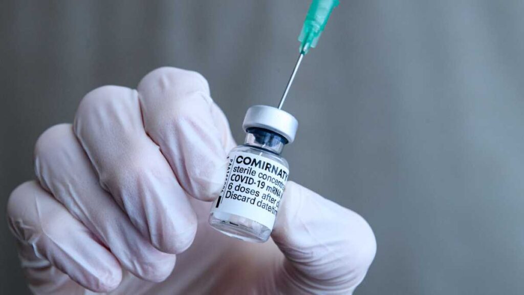 El Gobierno porteño probaría en voluntarios la combinación de la vacuna Sputnik V con alternativas