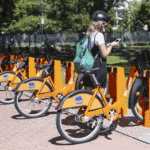 Nueva estación Ecobici en el barrio de Mataderos