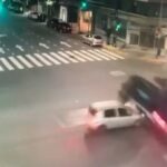 El móvil destinado a las pericias del caso Chano chocó y volcó en Parque Patricios: hubo siete heridos