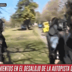 Enfrentamientos entre la policía y manifestantes en la autopista Dellepiane