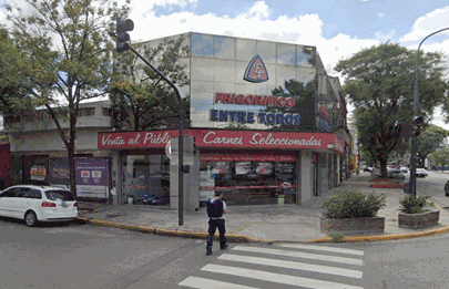 Atacan a balazos a dueño de frigorífico de Mataderos