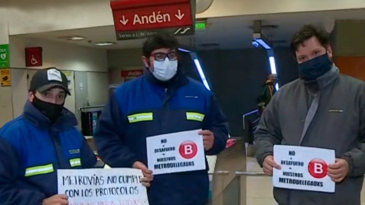 Línea B de subtes: Metrodelegados levantaron molinetes en la estación Juan Manuel de Rosas