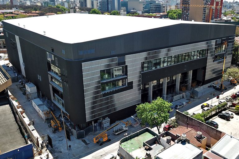 Piden informes al GCBA sobre un pago de $16 millones al Movistar Arena, donde funciona un centro de testeo