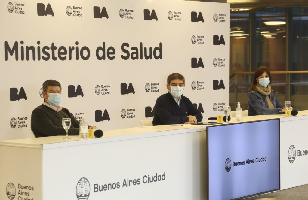 Quirós: “En tres o cuatro semanas veremos cuál es la combinación de vacunas de mejor reacción inmunológica”