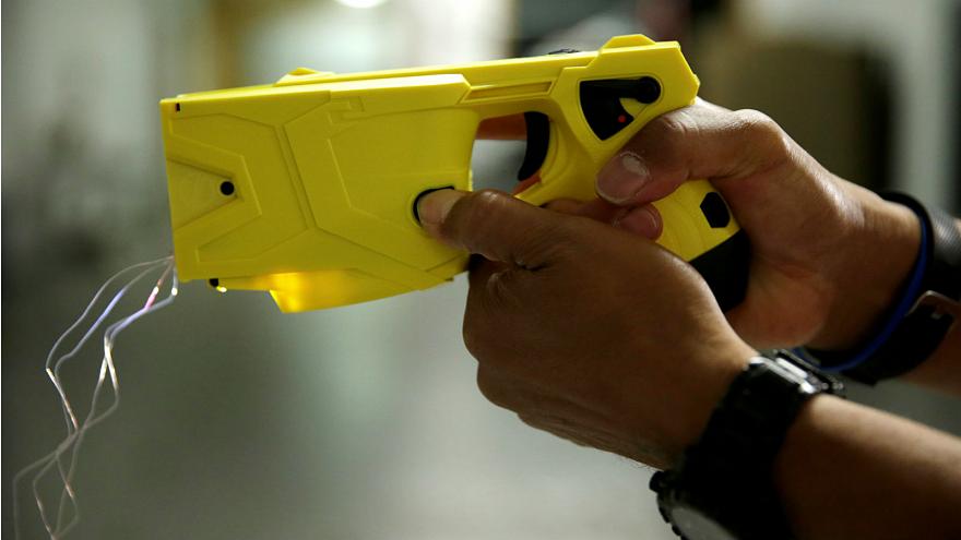 Caso Chano: Ciudad defendió el uso de pistolas Taser y evalúa que la Policía de la Ciudad las incorpore