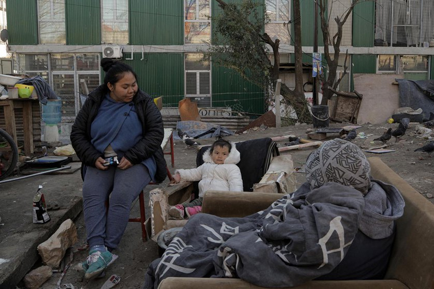 Continúa el acampe de cien familias en la Villa 31 de Retiro, en tanto el Gobierno opta por el desalojo judicial