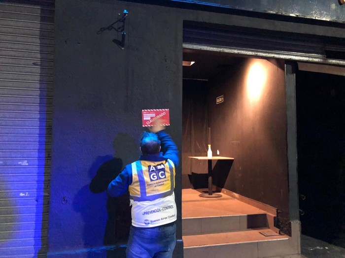 Día del Amigo: clausuraron locales en Palermo y Villa Devoto que funcionaban como boliches bailables