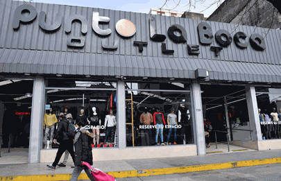 Clausuran galería en La Boca y secuestran artículos apócrifos