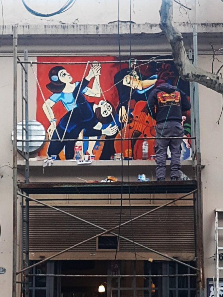 En el Centro Cultural Macedonia de Almagro realizaron un mural por los 100 años de Franz Cestnik