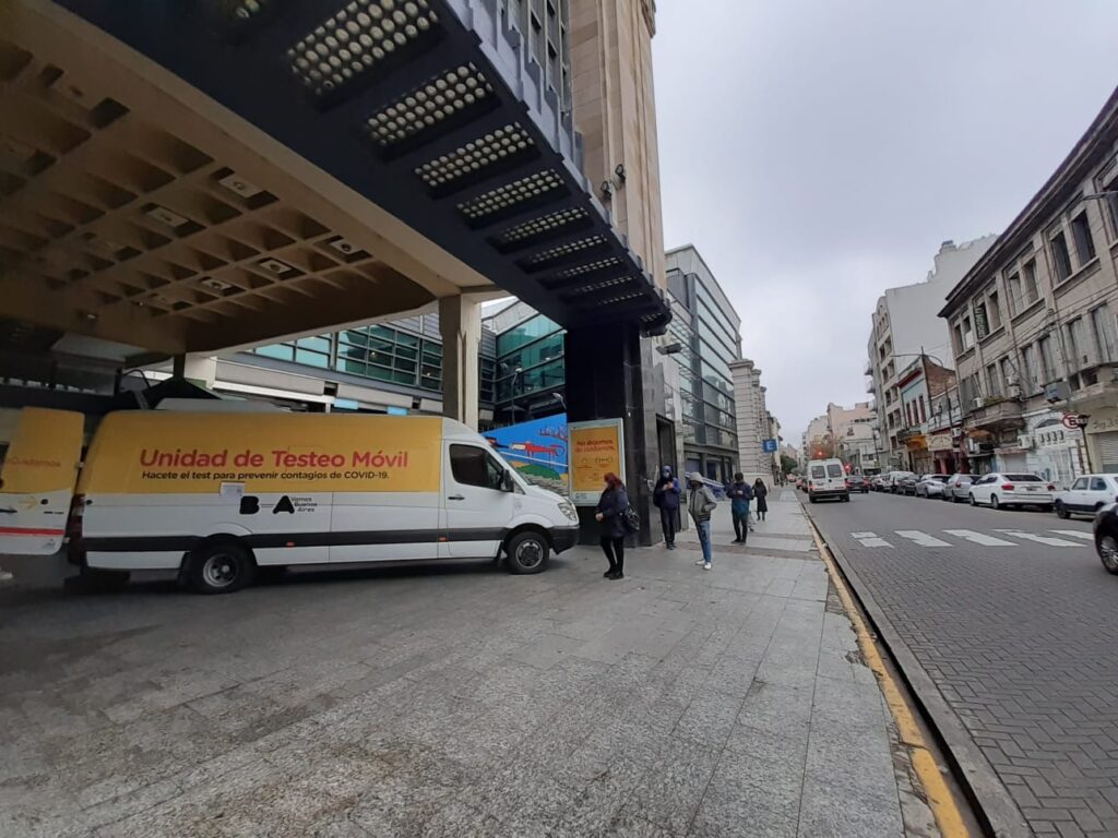 La Unidad de Testeo Móvil de la Comuna 3 atenderá en el shopping Abasto