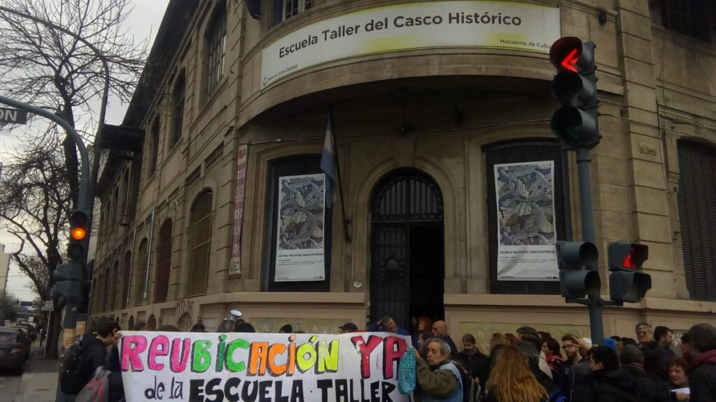 Estudiantes y vecinos harán semaforazos contra la demolición de la Escuela Taller del Casco Histórico