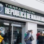 Nueva Chicago inauguró tienda en el corazón de Mataderos