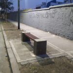 Parque de la Estación: instalaron bancos en los canteros de la curva de Díaz Vélez