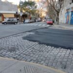 Gracias a la lucha de los vecinos suspendieron el asfaltado de adoquines en la calle Bustamante