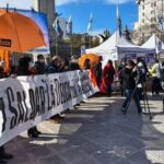 Trabajadores de la salud instalaron una carpa frente al Congreso