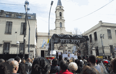 Celebración en el santuario y marcha de los Cayetanos de Liniers a Plaza de Mayo