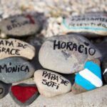 Marcha de las Piedras: Nación construirá un memorial con las ofrendas de familiares a los muertos de Covid-19