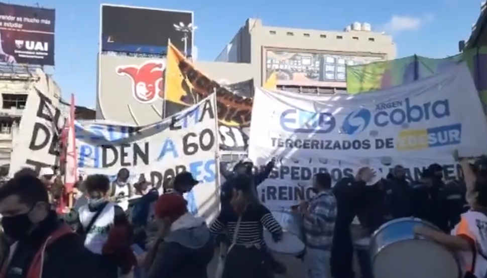 Tercerizados de Edesur cortaron más de cinco horas el Puente Pueyrredón