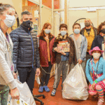 Ministros entregaron regalos en el Hospital Garrahan en el Día de las Infancias