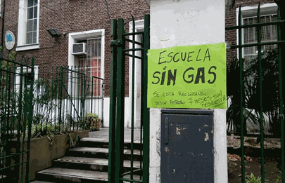 La Red Educativa de la comuna 9 acompaña el reclamo de la comunidad educativa de la escuela Brasil