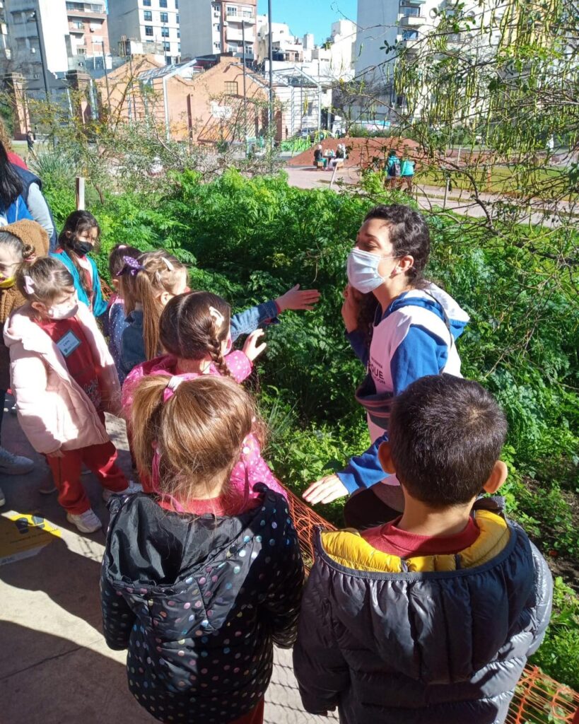 Educación ambiental en el Parque de la Estación: visita del Jardín Dulce de Leche