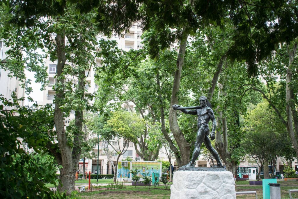 Reinauguran el patio de juegos de la Plaza 1 de Mayo