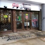 Vandalizaron los frentes de varios locales partidarios de la izquierda