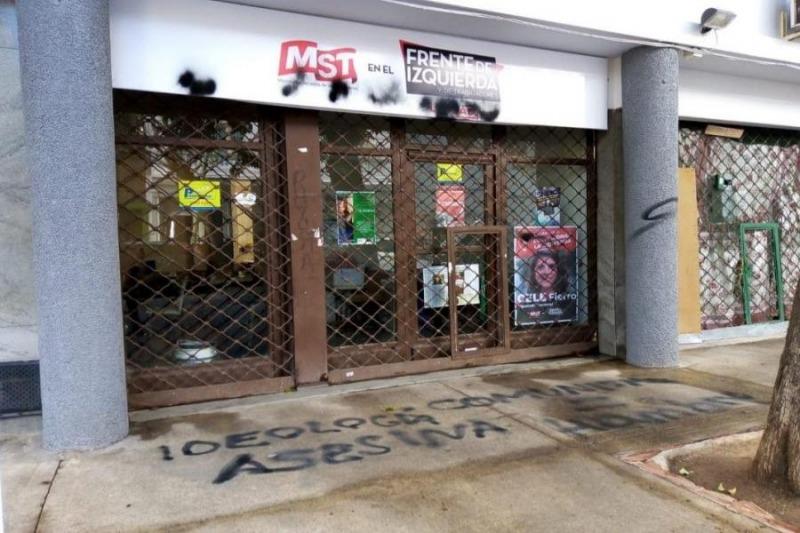 Vandalizaron los frentes de varios locales partidarios de la izquierda