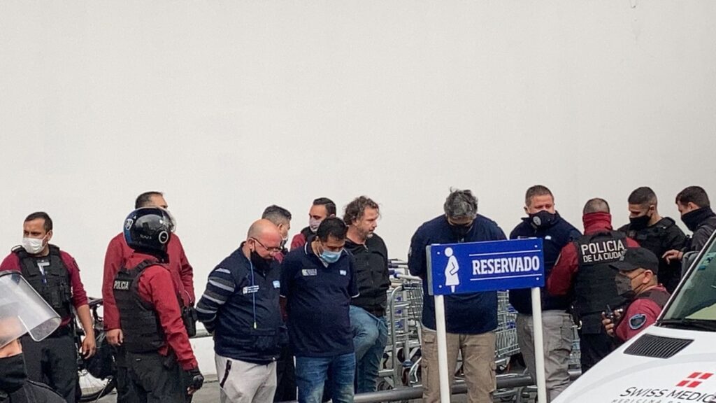 La Policía de la Ciudad reprimió una protesta de la Asociación del Personal Profesional y Jerárquico de Comercio frente al Vital de Gallo y Sarmiento
