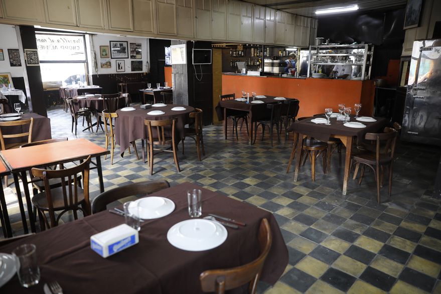 La Boca: reabrió el centenario bodegón La Buena Medida que había cerrado al inicio de la pandemia