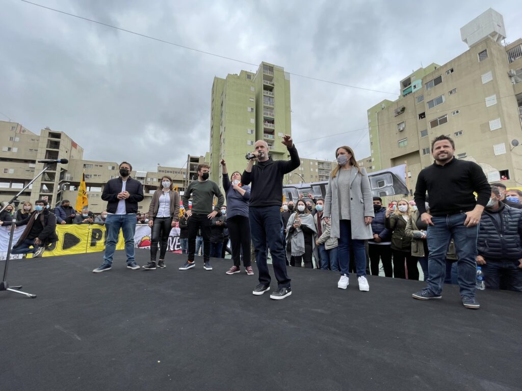 Juntos por el Cambio y el Frente de Todos eligieron barrios porteños del sur para cerrar sus campañas