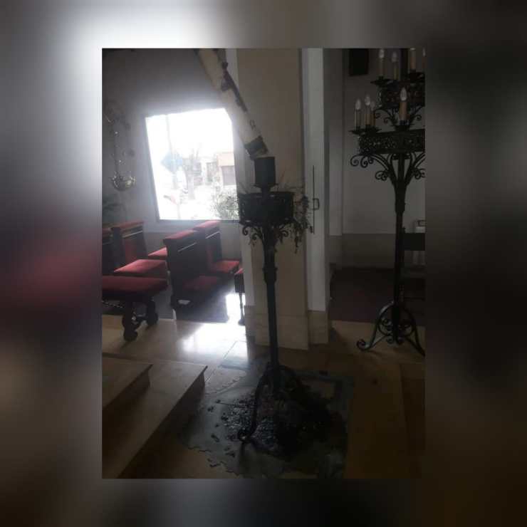 Un principio de incendio afectó a la Parroquia Dulcísimo Nombre de Jesús y aseguran que se salvó “de milagro”