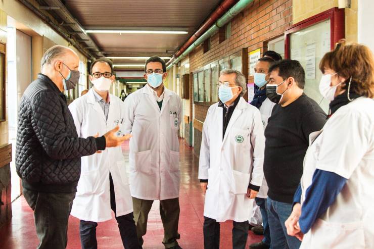 En el cierre de campaña, Alejandro Amor visitó a trabajadores del Hospital Pirovano en la Comuna 12