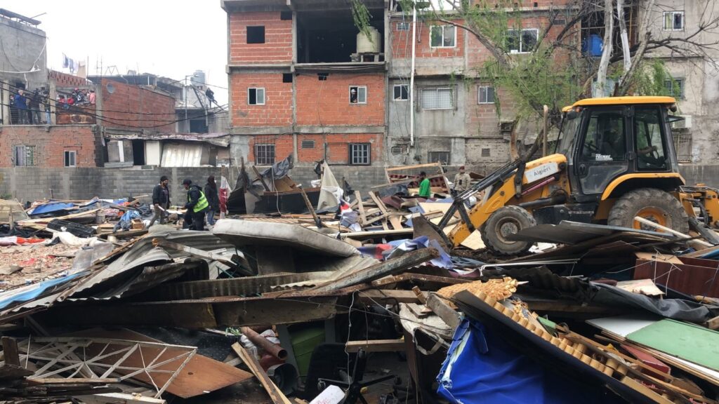 Legisladores opositores condenaron el desalojo de un asentamiento en el Barrio 31