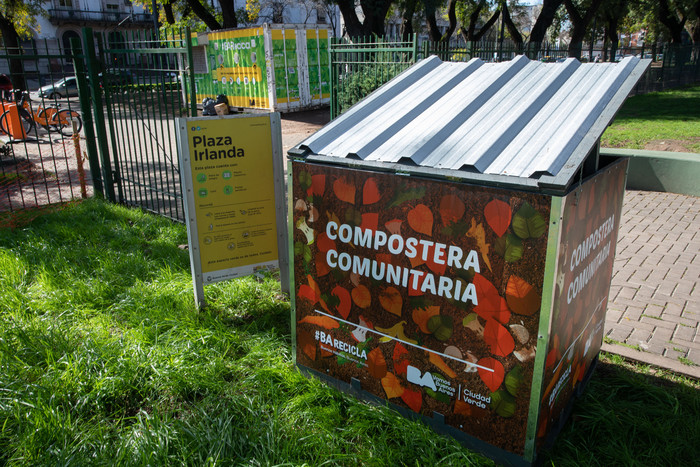 El GCBA instala composteras comunitarias en plazas de las 15 comunas porteñas