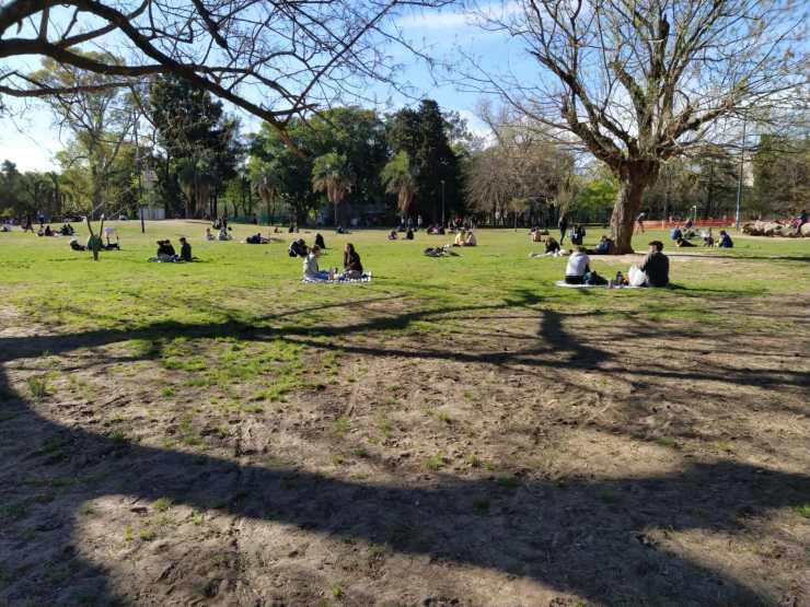 El Día de la Primavera en Saavedra tuvo muchos “visitantes”, fuerte seguridad y gran presencia de familias