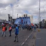 Piqueteros cortaron los principales accesos a la CABA en medio un fuerte operativo policial