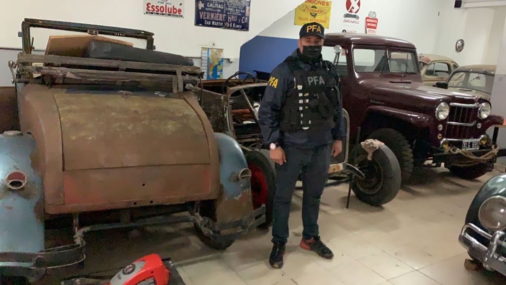 Tras varios allanamientos en Saavedra y el conurbano, desbarataron una banda que adulteró la numeración de autos antiguos y un tanque de guerra
