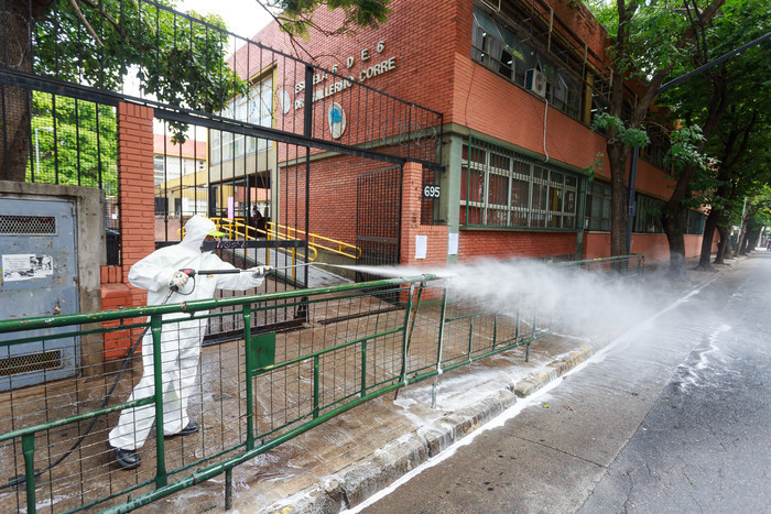 Tras las PASO, hubo un intenso operativo de higienización y este lunes hay clases en las escuelas porteñas