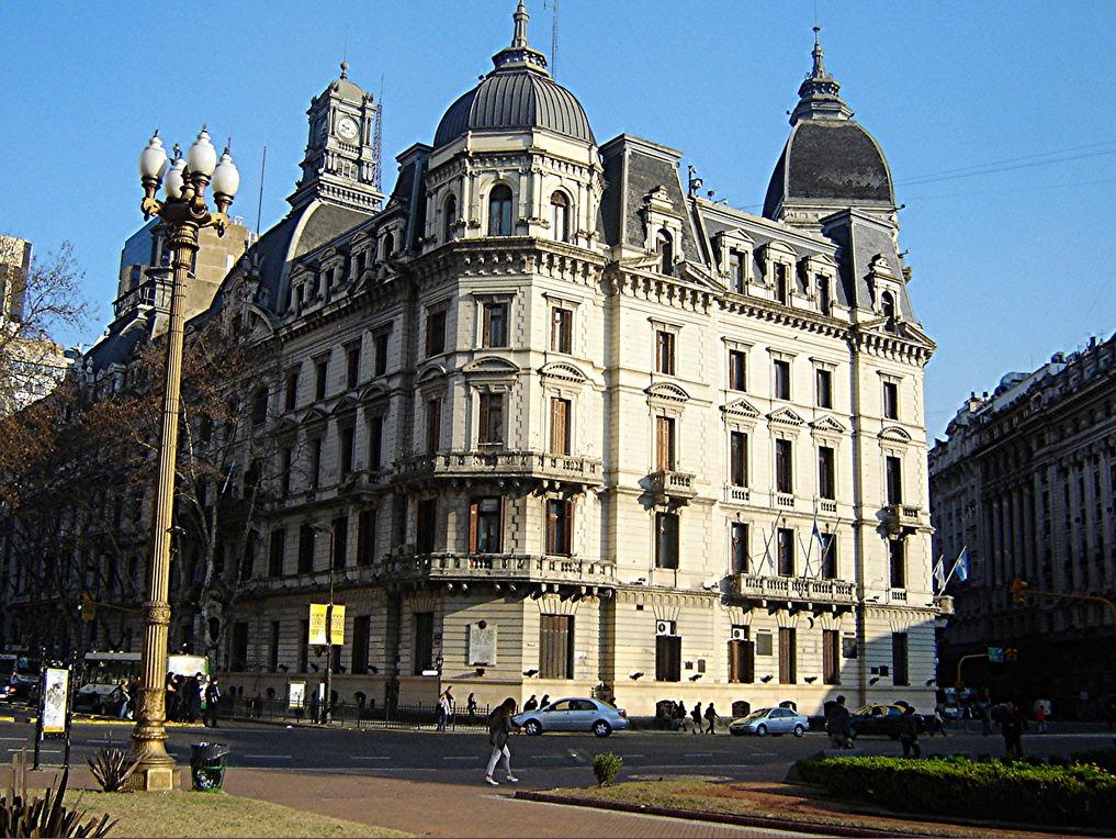 El Ministerio de Salud porteño se muda de Parque Patricios a Bolívar 1