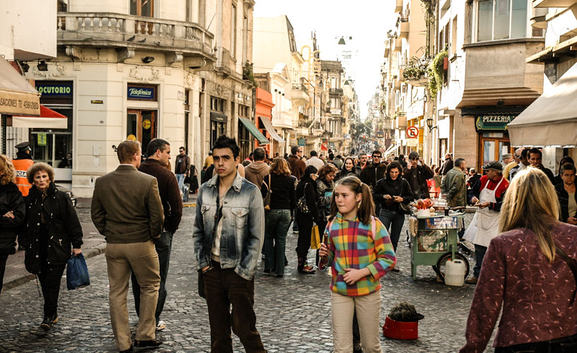 El uso de barbijo no será necesario al aire libre al circular de forma individual