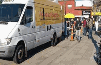 Bajaron los casos pero continúan los testeos en la ciudad